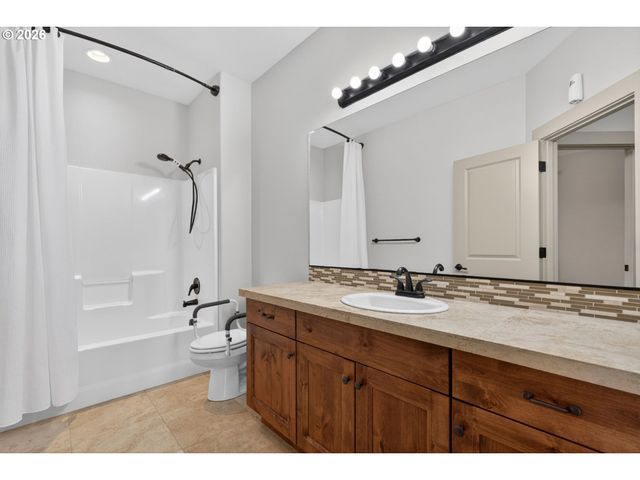 2003 Nw 17TH St, Battle Ground, WA 98604