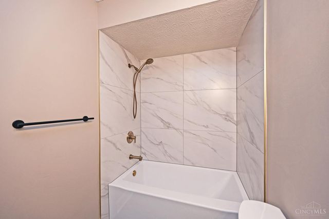 8335 Summerbridge Way, West Chester, OH 45069