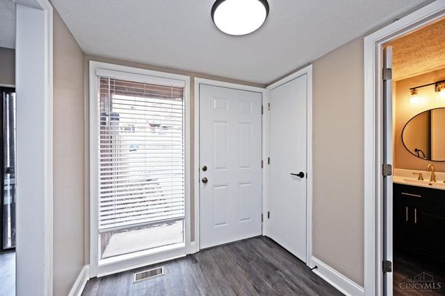 8335 Summerbridge Way, West Chester, OH 45069