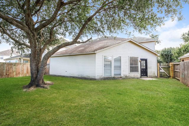 18222 Noble Forest Drive, Humble, TX 77346