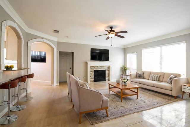 18222 Noble Forest Drive, Humble, TX 77346