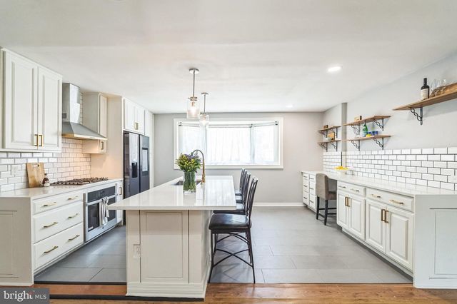 7448 HILL RD, Philadelphia, PA 19128