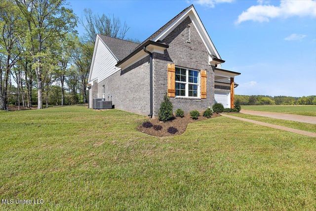 292 Wells Drive, Hernando, MS 38632