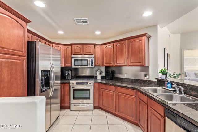 5450 E DEER VALLEY Drive 4199, Phoenix, AZ 85054