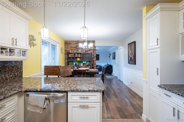 5333 Waterford Road, Independence Charter Township, MI 48346