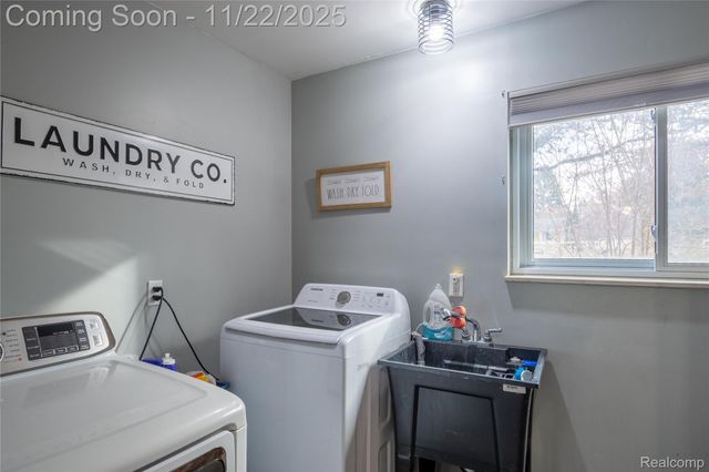 5333 Waterford Road, Independence Charter Township, MI 48346