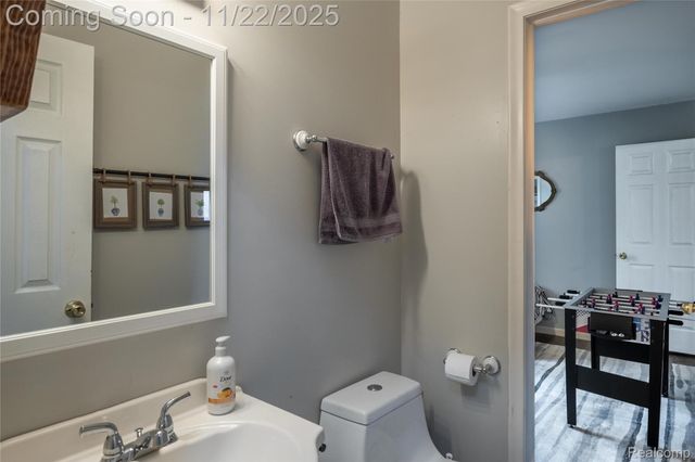 5333 Waterford Road, Independence Charter Township, MI 48346