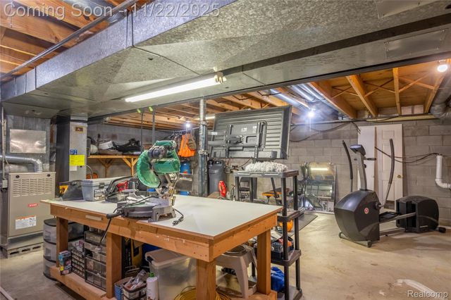 5333 Waterford Road, Independence Charter Township, MI 48346