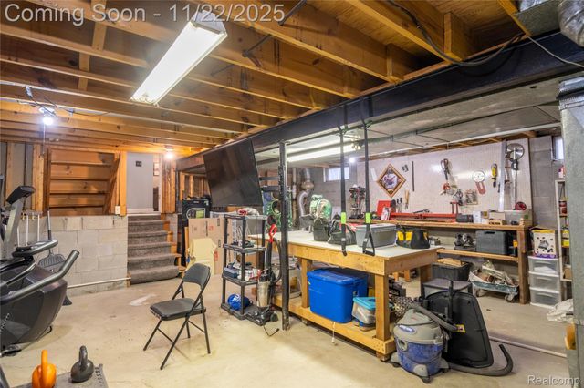 5333 Waterford Road, Independence Charter Township, MI 48346