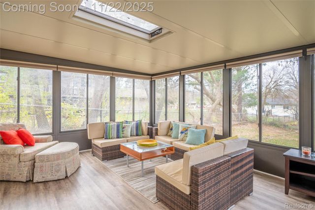 5333 Waterford Road, Independence Charter Township, MI 48346