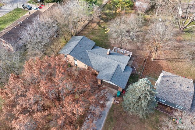 5333 Waterford Road, Independence Charter Township, MI 48346