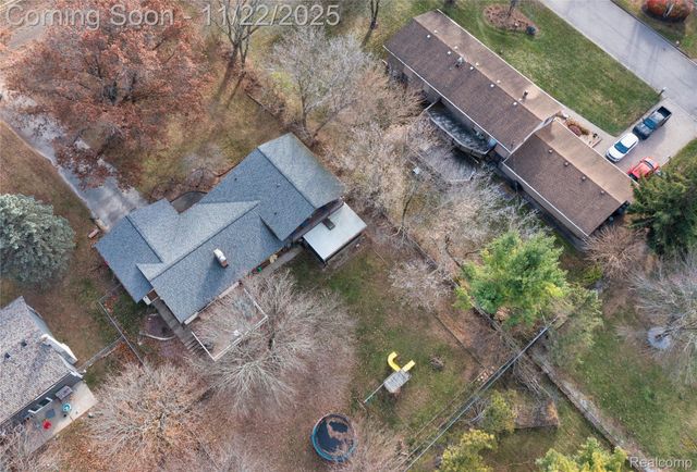 5333 Waterford Road, Independence Charter Township, MI 48346