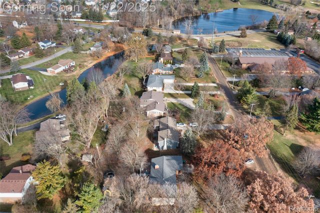 5333 Waterford Road, Independence Charter Township, MI 48346