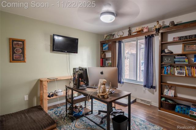 5333 Waterford Road, Independence Charter Township, MI 48346