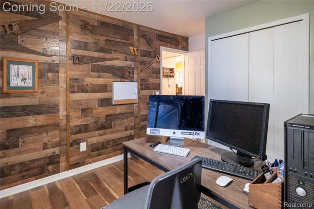 5333 Waterford Road, Independence Charter Township, MI 48346