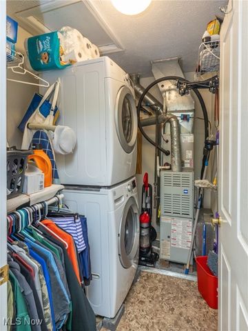 31 Vista Circle, North Olmsted, OH 44070