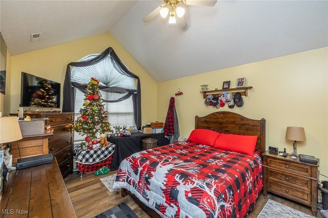 31 Vista Circle, North Olmsted, OH 44070