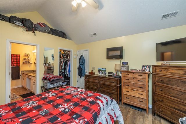 31 Vista Circle, North Olmsted, OH 44070