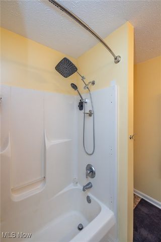 31 Vista Circle, North Olmsted, OH 44070