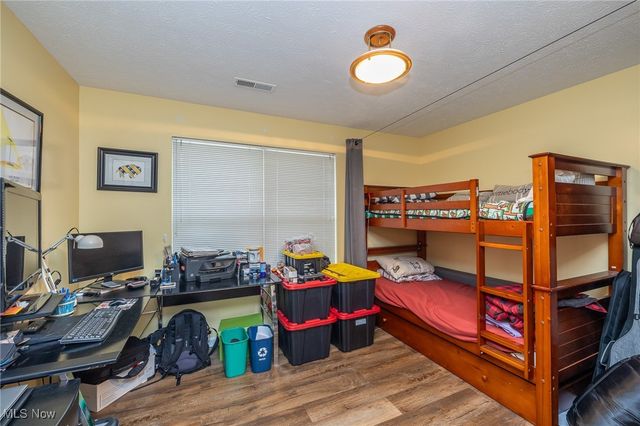 31 Vista Circle, North Olmsted, OH 44070