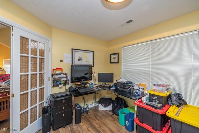 31 Vista Circle, North Olmsted, OH 44070