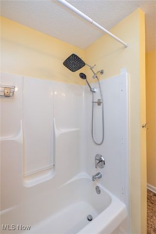 31 Vista Circle, North Olmsted, OH 44070