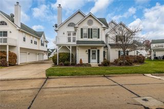31 Vista Circle, North Olmsted, OH 44070