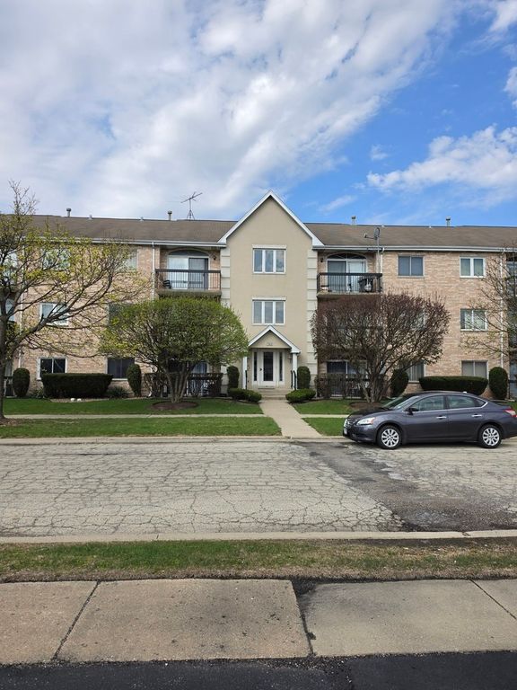 7902 NAGLE Avenue 2S, Burbank, IL 60459