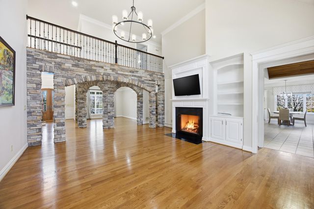 2901 Fairfax Lane, Lexington, KY 40509