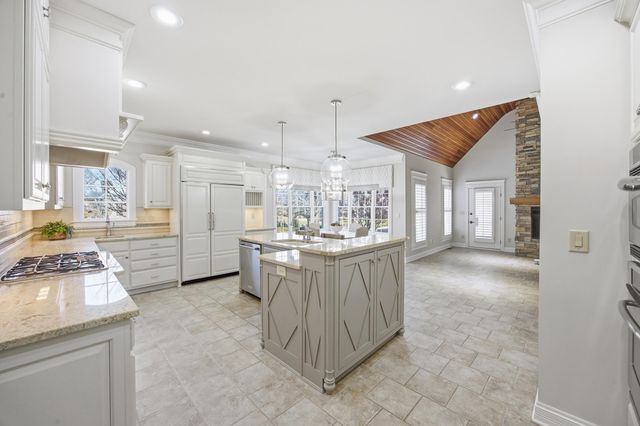 2901 Fairfax Lane, Lexington, KY 40509