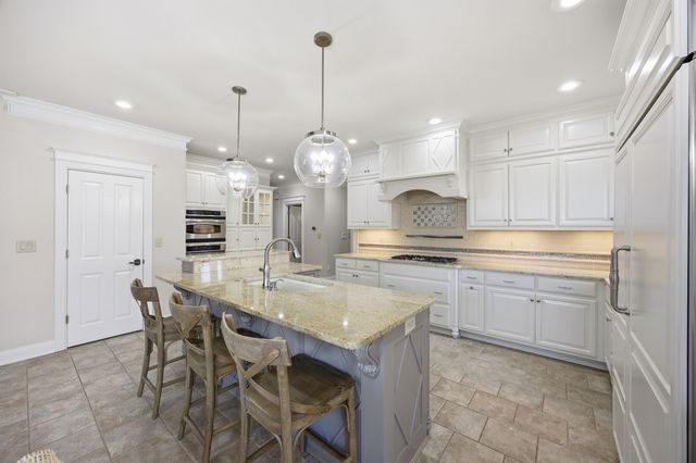 2901 Fairfax Lane, Lexington, KY 40509