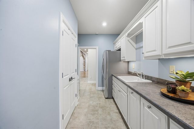 2901 Fairfax Lane, Lexington, KY 40509