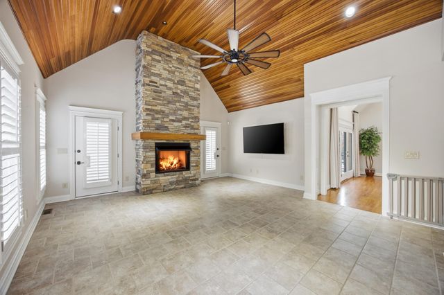 2901 Fairfax Lane, Lexington, KY 40509