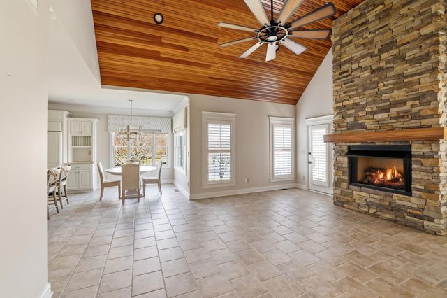 2901 Fairfax Lane, Lexington, KY 40509