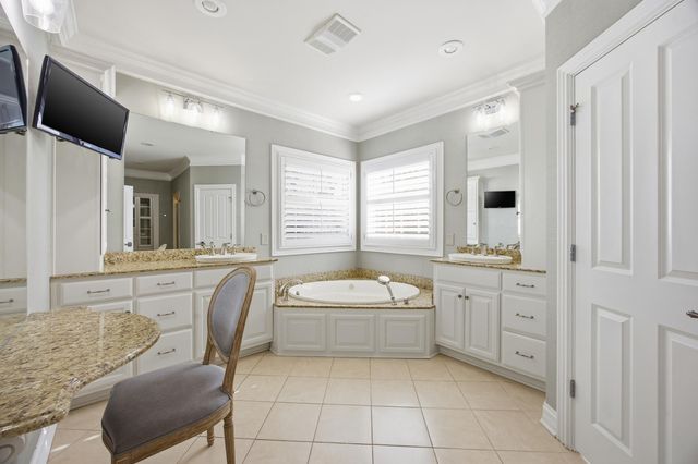 2901 Fairfax Lane, Lexington, KY 40509