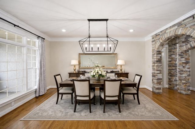 2901 Fairfax Lane, Lexington, KY 40509