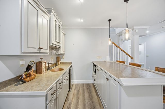 2901 Fairfax Lane, Lexington, KY 40509