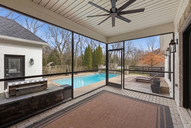 2901 Fairfax Lane, Lexington, KY 40509