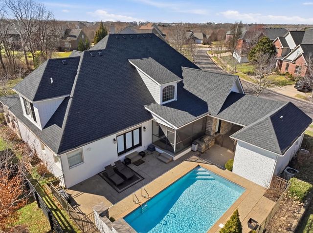 2901 Fairfax Lane, Lexington, KY 40509