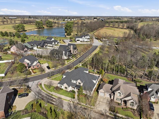 2901 Fairfax Lane, Lexington, KY 40509