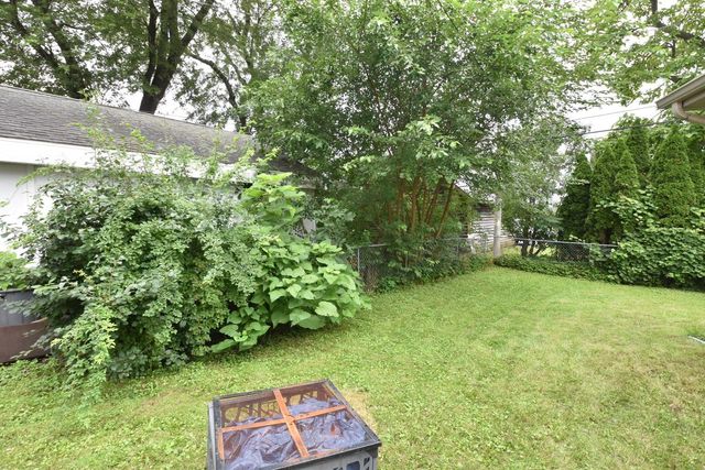 12132 223rd AVENUE, Bristol, WI 53104