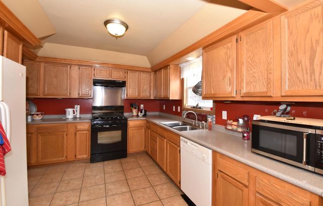 12132 223rd AVENUE, Bristol, WI 53104