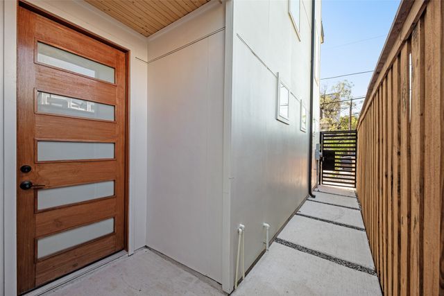 1123 Muncie, Dallas, TX 75212