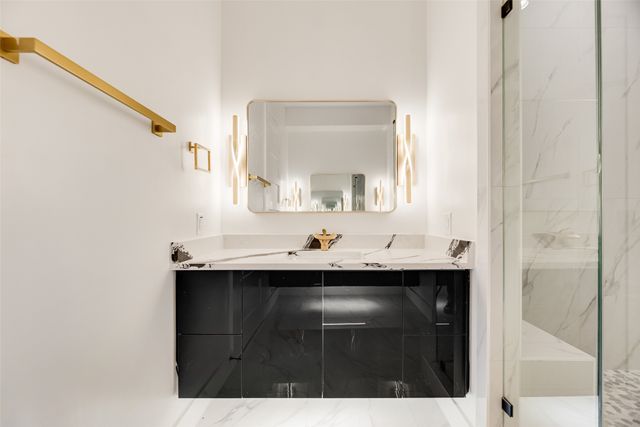 1123 Muncie, Dallas, TX 75212