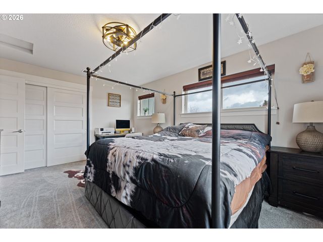 2262 WINDSTREAM St, Forest Grove, OR 97116