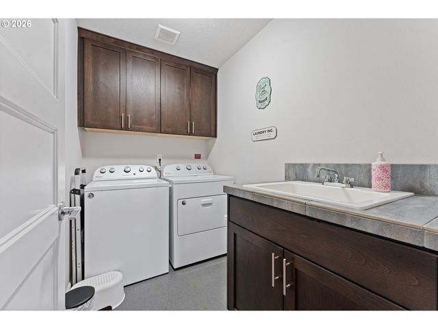 2262 WINDSTREAM St, Forest Grove, OR 97116