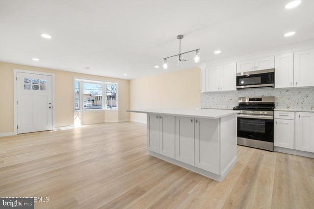 501 FORMAN AVE, Point Pleasant Beach, NJ 08742