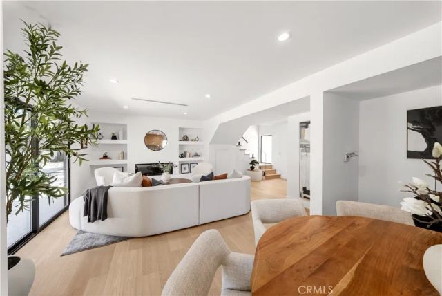 4946 Llano, Woodland Hills, CA 91364