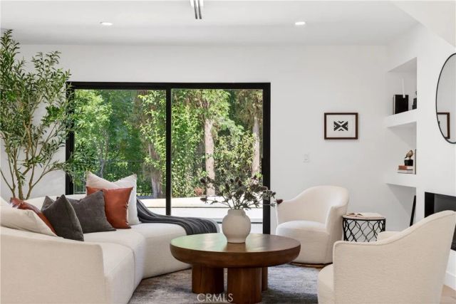 4946 Llano, Woodland Hills, CA 91364