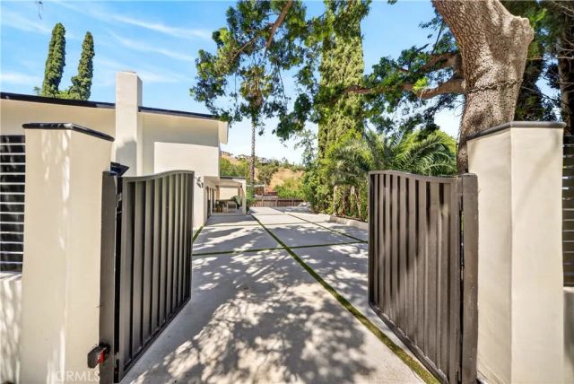 4946 Llano, Woodland Hills, CA 91364